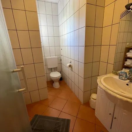 Theresa Apartment *